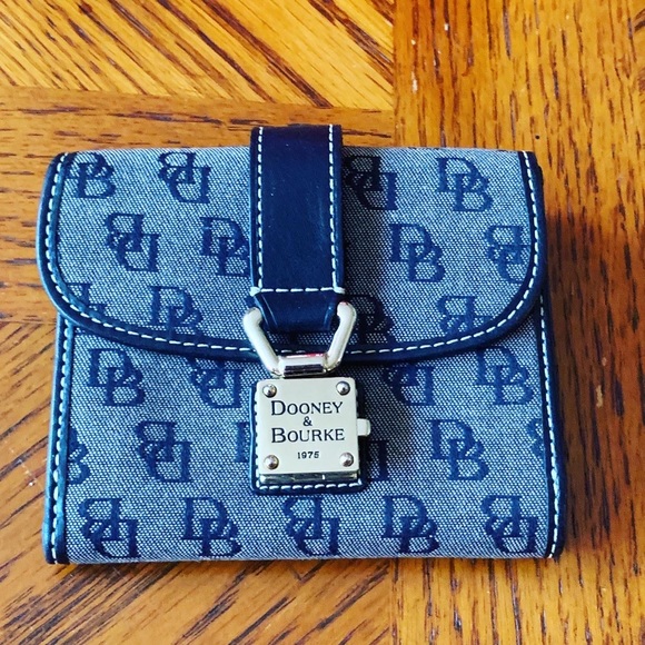 Sold‼️Dooney and Bourke Wallet - Picture 3 of 9
